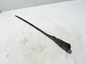   Windscreen strut outer 