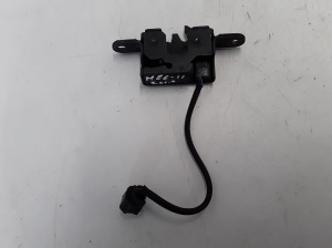 RENAULT Megane III (2008–2016) Kapoti lukk 656010010R - 4