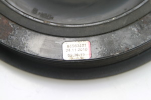 Opel Insignia (2008–2017) Crankshaft pulley 55563401 - 2