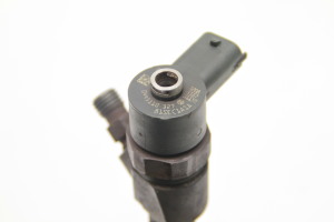  Fuel injector 