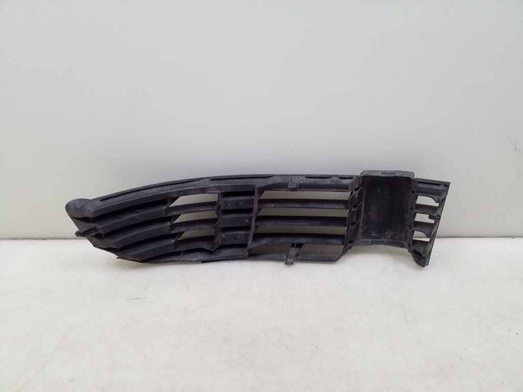 VOLKSWAGEN Passat B5 (1996-2005) Front Left Grill 3B0853665H 24958916