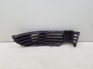 Volkswagen Passat B5 (1997–2005) Priekšējā bampera apakšējā reste 3B0853665H - 4