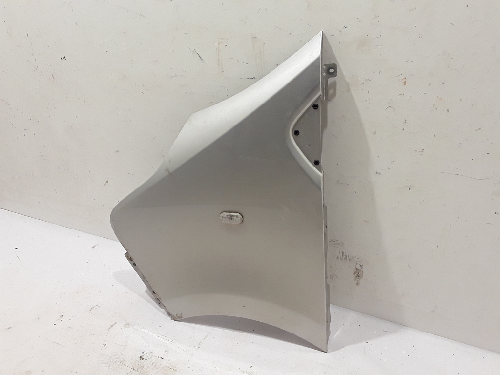 Used RENAULT Trafic Front wing 631016242R