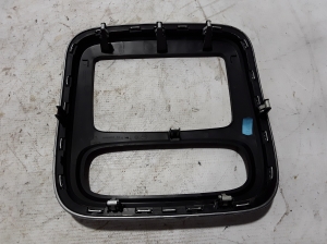 RENAULT Trafic III (2014–2022) Armatuurlaua viimistlus 682609003R - 2