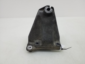  Engine holder 