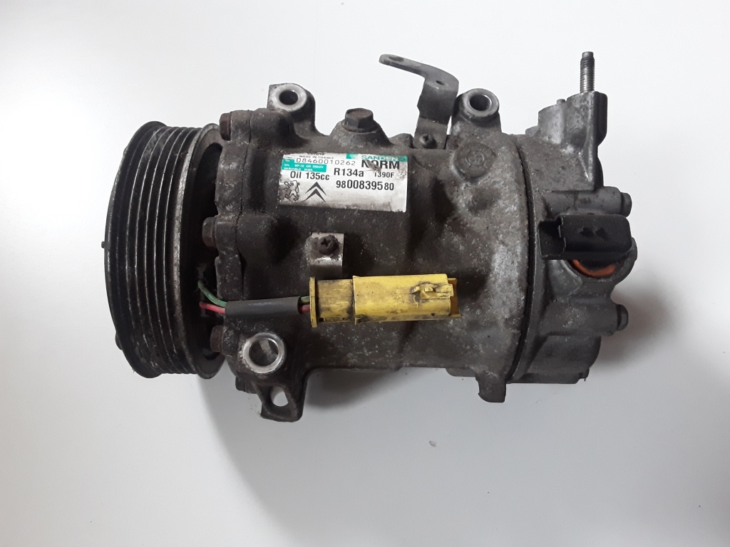 Used Peugeot 3008 Air conditioner compressor 9800839580