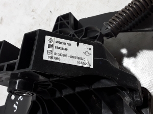RENAULT Trafic III (2014–2022) Siduripedaal 465038677R - 3