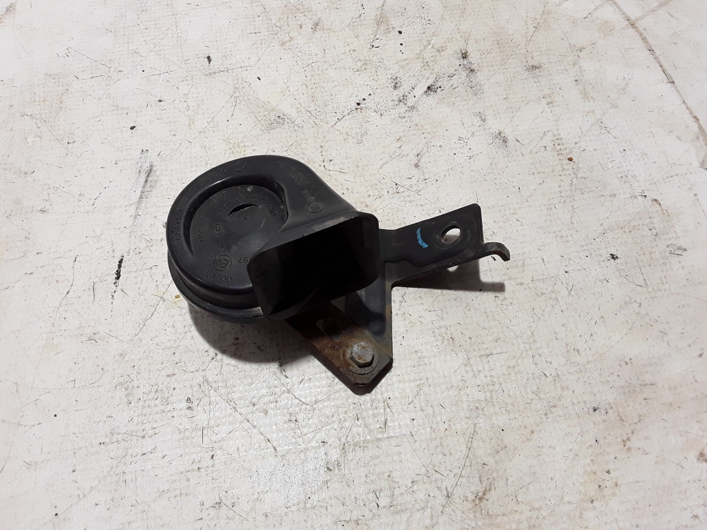 Used RENAULT Trafic Horn 256105748R