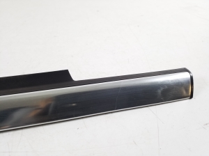 Mercedes Benz C-Class 204 (2007–2014) Esiukse klaasi välimine liist A2047251565 - 3