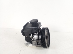   Power steering pump 