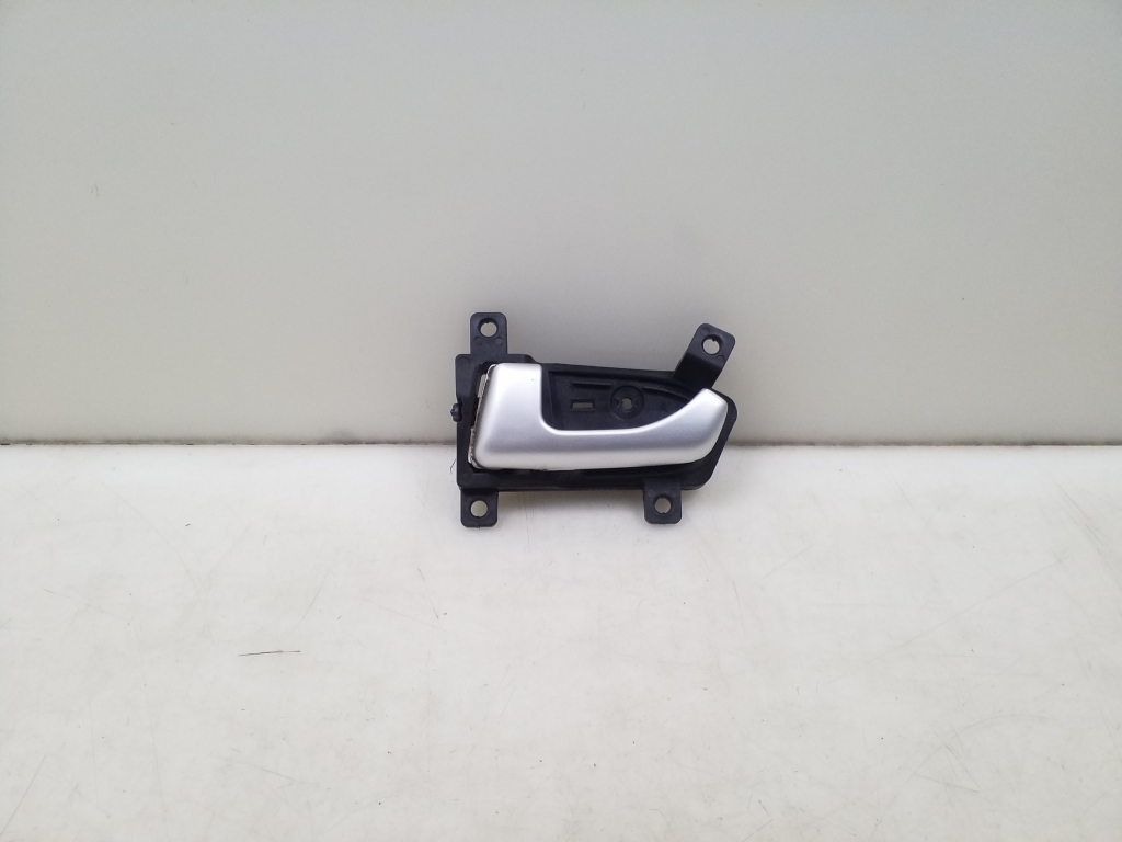 Kia Sportage (2010–2016) Front door inner handle 826103U000