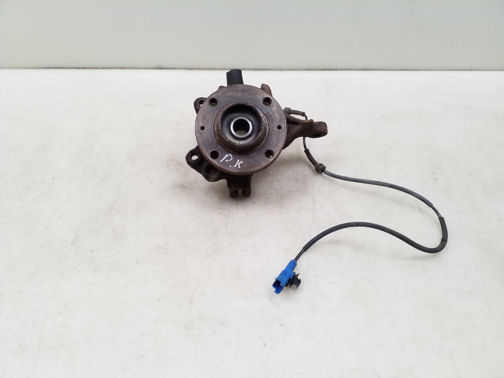 CITROËN C3 2 generation (2009-2016) Front Left Wheel Hub 24960104