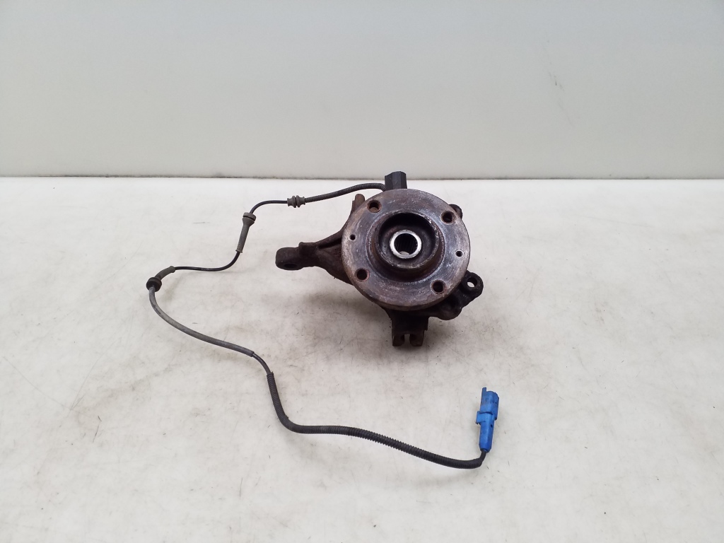 CITROËN C3 2 generation (2009-2016) Front Right Wheel Hub 24960093