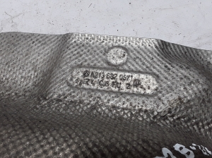 Mercedes Benz E-Class W213 (2017–2026) Hitzeschutzblech Schalldämpfer A2136820571 - 3