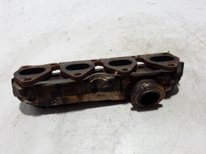  Exhaust manifold 