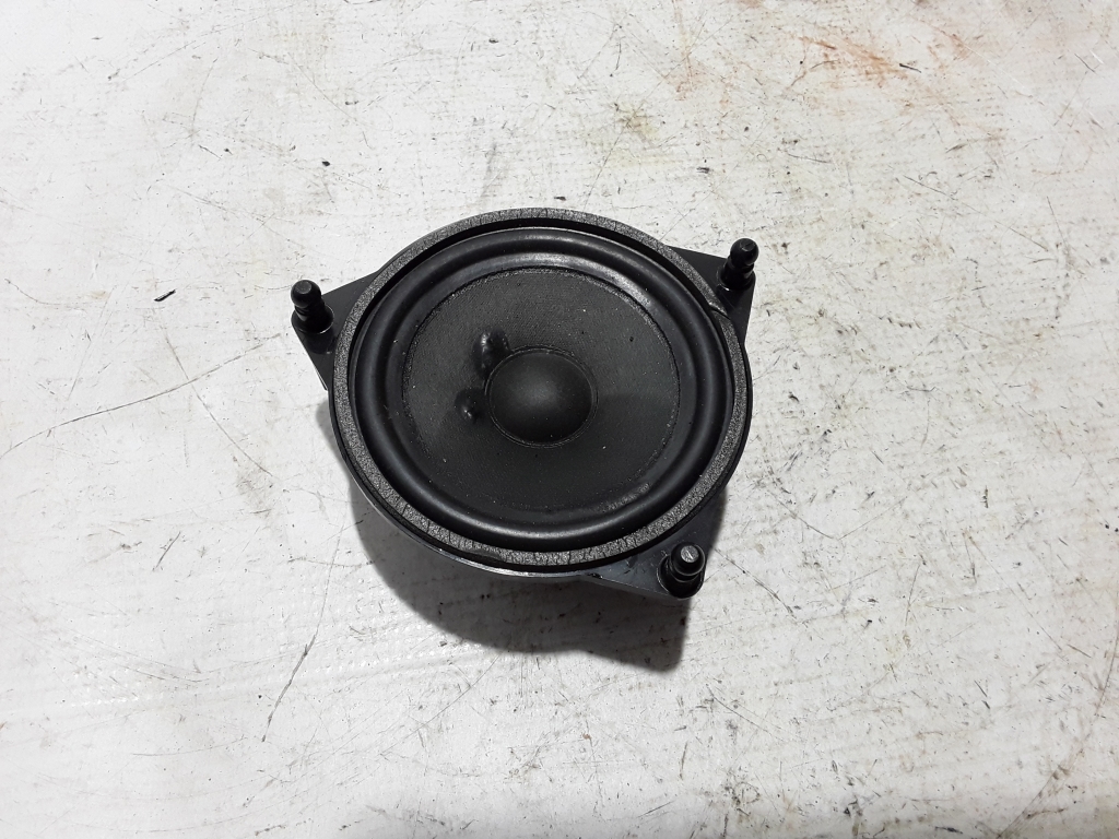 Used Mercedes Benz E-Class Front door speaker A2138201000