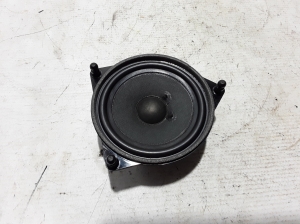   Rear side door speaker 