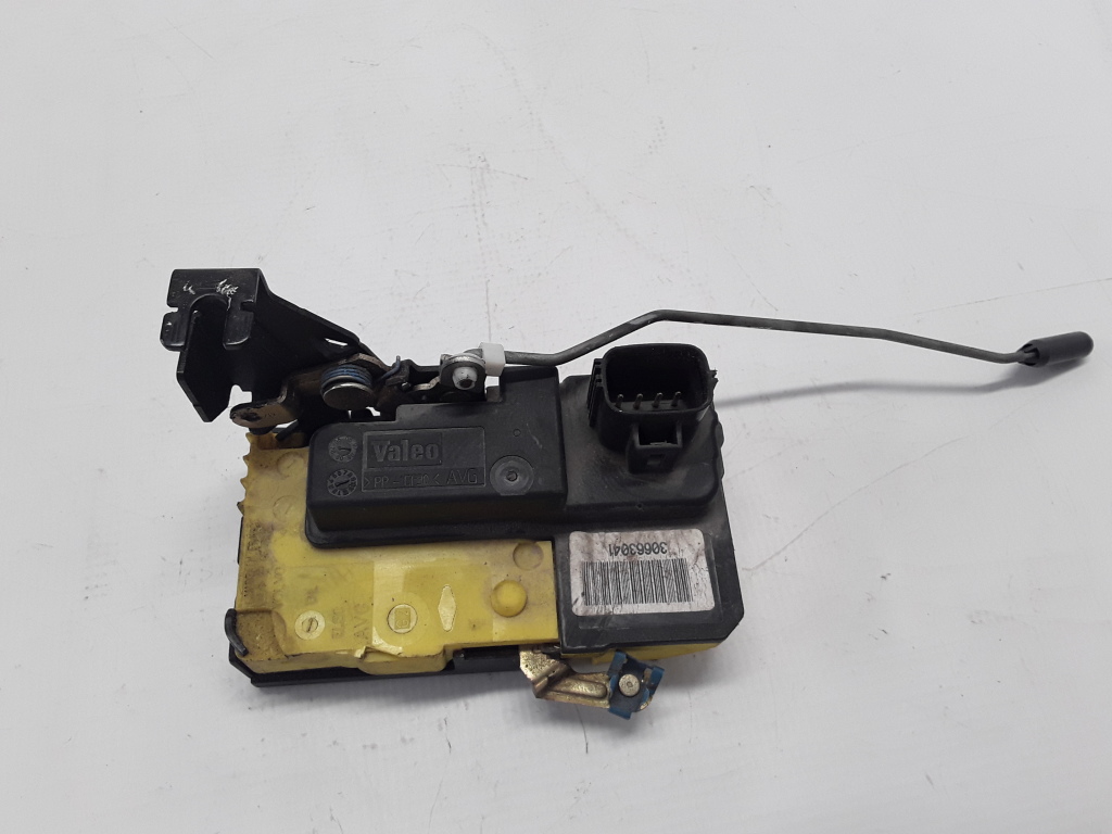 VOLVO V70 2 generation (2000-2008) Front Left Door Lock 30663041 22300089