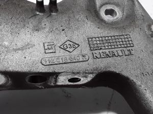  Engine holder 