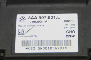 Volkswagen Passat B7 (2010–2014) Electric parking brake control module 3AA907801E - 2