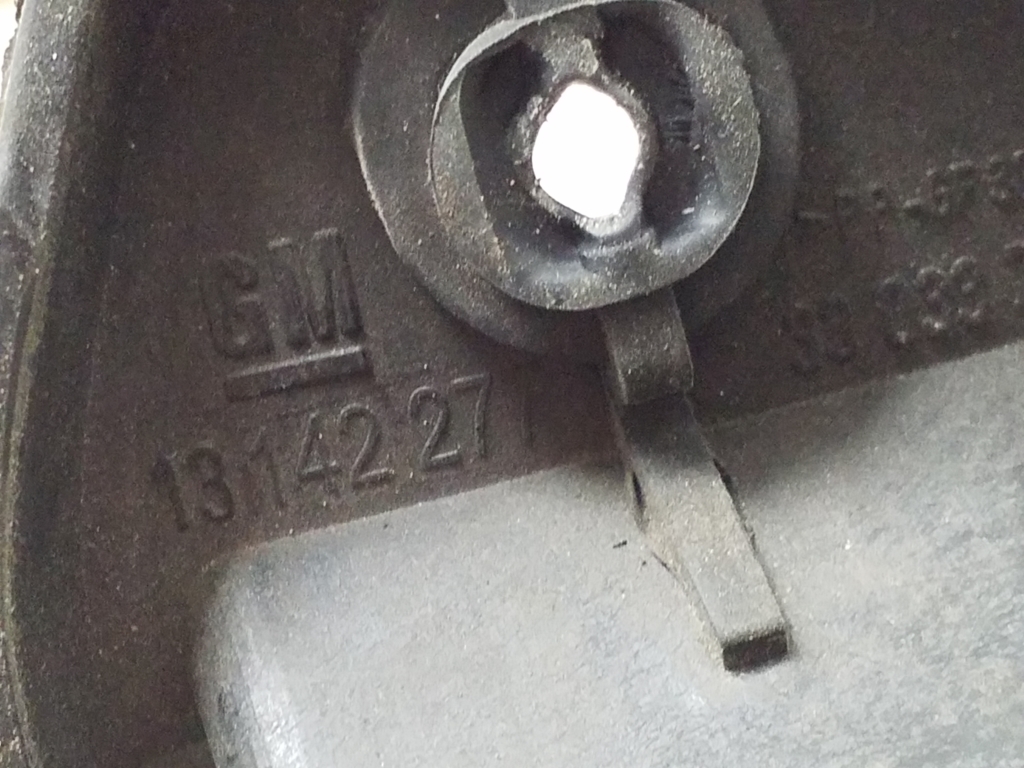 Used Opel Zafira Fuel filler cap lock 13142277