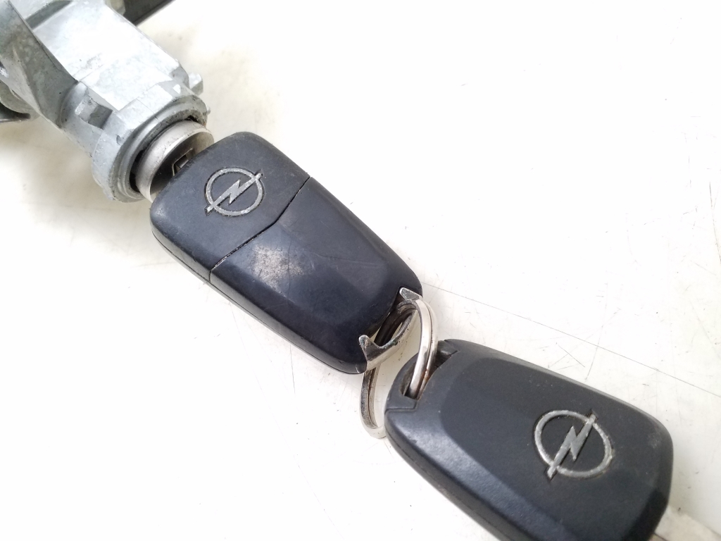 Used Opel Zafira Ignition switch 2421430