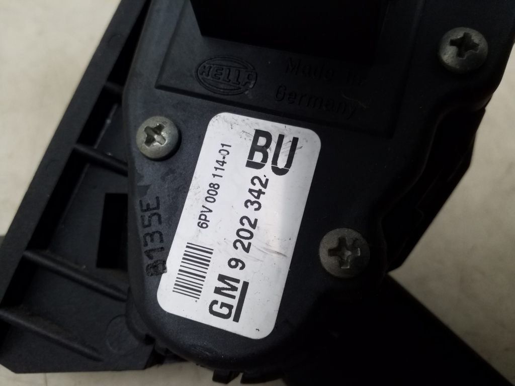 Used Opel Zafira Accelerator pedal 9202342
