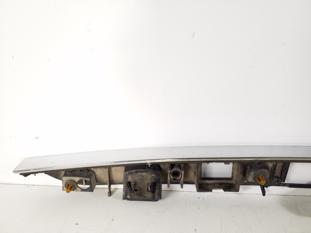 MERCEDES-BENZ C-Class W204/S204/C204 (2004-2015) Garniture de support de foudre numérotée A2047400793, A2047402193 21604565