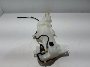  Windscreen washer tank front 