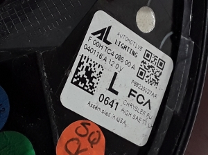 Chrysler Pacifica (2016–2026) Eckleuchte hinten 68229027AA - 3