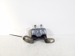 TOYOTA Corolla (2001–2007) Rear side door upper hinge 68760-0D010 - 2