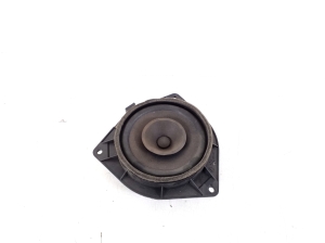   Rear side door speaker 