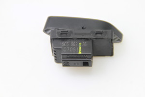 Volkswagen Jetta (2010–2017) Door lock/unlock switch 5C6962126 - 4