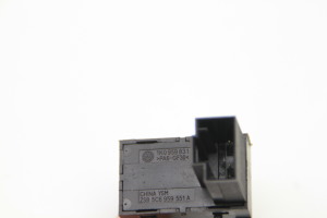 Volkswagen Jetta (2010–2017) Trunk opening switch 1K0959831 - 3