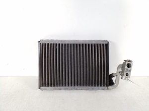   Radiator interior air conditioning 