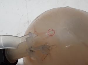 Peugeot 2008 P24 (2019–2026) Coolant reservoir 9824198680 - 3