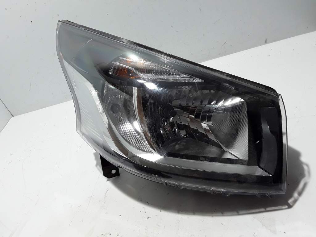 Used RENAULT Trafic Headlights 260105469R