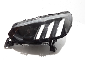 Headlight - 9841642080
