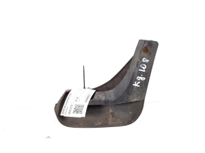 TOYOTA Corolla (2001–2007) Mud flap 76626-02130 - 2