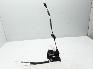 Rear side door lock - 825022352R