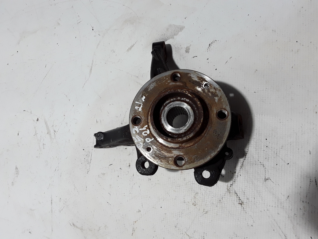 Used Peugeot 2008 Hub front 9826532480