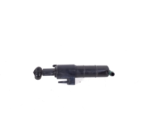  Headlamp spray nozzle 