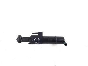  Headlamp spray nozzle 