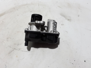  EGR valve 