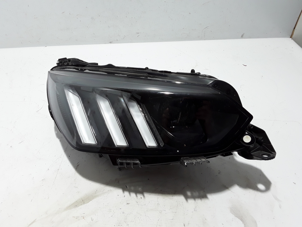 Used Peugeot 2008 Headlights 9841641980