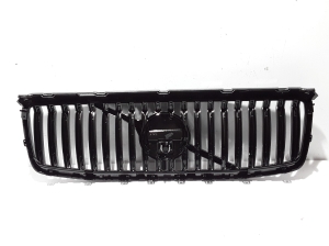  Front grille 