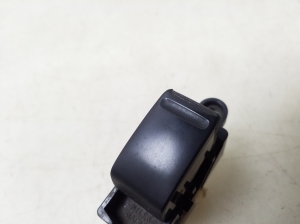 NISSAN X-Trail T30 (2001–2007) Schalter el. Fensterheber hinten - 6