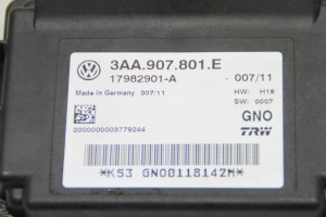 Volkswagen Passat B7 (2010–2014) Electric parking brake control module 3AA907801E - 4