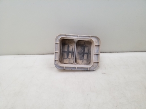 Aizmugurējā spārna ventilācijas reste - 768054U000