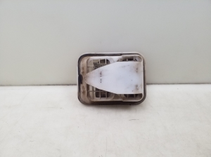 NISSAN X-Trail T30 (2001–2007) Aizmugurējā spārna ventilācijas reste 768054U000 - 3